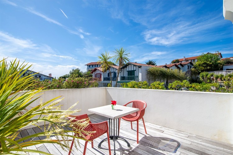 Terrasse-Chambre-Classique-Terrasse-104-Cote-Village-Hotel-Bidart