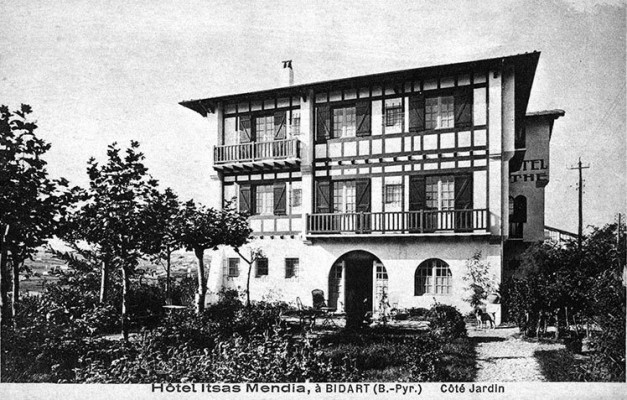 Cote-Jardin-Façade-Est-annee-1930-Hotel-Itsas-Mendia-Bidart